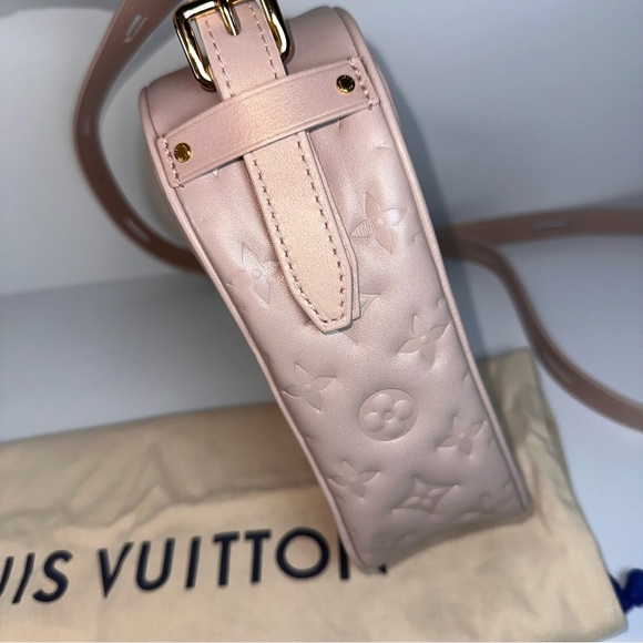 Louis Vuitton Lambskin Embossed Monogram Fall In Love Sac Coeur Light Pink - Picture 5 of 14